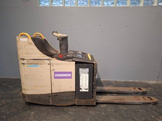Niederhubwagen Fahrerstand Crown WT3040 2.00