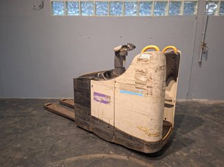Niederhubwagen Fahrerstand Crown WT3040 2.00