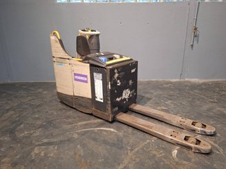 Niederhubwagen Fahrerstand Crown WT3040 2.00