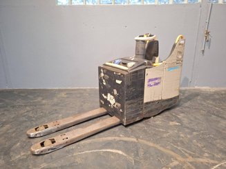 Niederhubwagen Fahrerstand Crown WT3040 2.00
