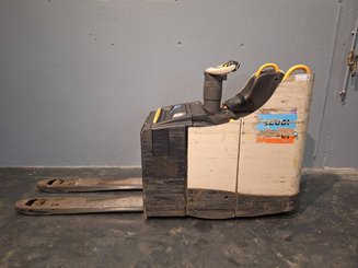 Niederhubwagen Fahrerstand Crown WT3040 2.00