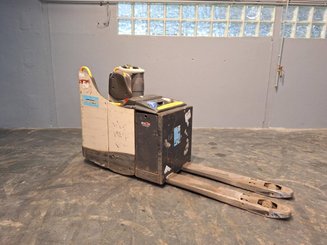 Niederhubwagen Fahrerstand Crown WT3040 2.00