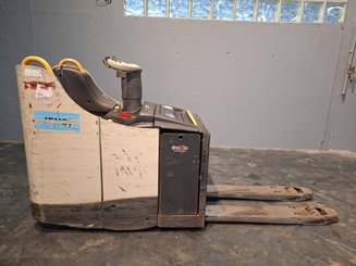Niederhubwagen Fahrerstand Crown WT3040 2.00