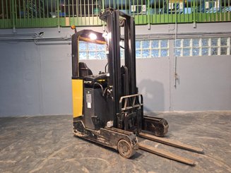 Schubmaststapler Caterpillar NR16N