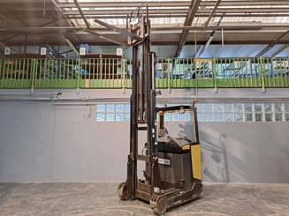 Schubmaststapler Caterpillar NR16N
