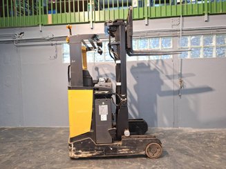 Schubmaststapler Caterpillar NR16N