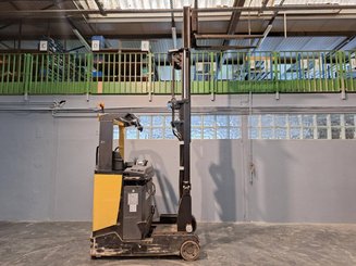 Schubmaststapler Caterpillar NR16N
