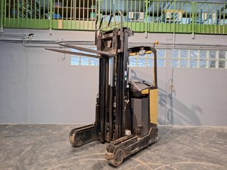 Schubmaststapler Caterpillar NR16N