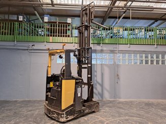 Schubmaststapler Caterpillar NR16N