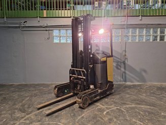 Schubmaststapler Caterpillar NR16N