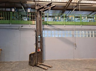 Hochhubwagen mit Deichsel Caterpillar NSP16N