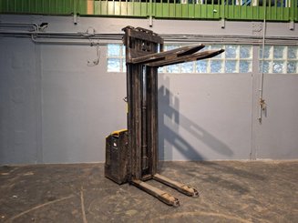 Hochhubwagen mit Deichsel Caterpillar NSP16N