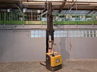 Hochhubwagen mit Deichsel Caterpillar NSP16N