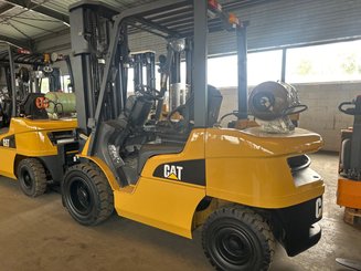 4-Rad Gabelstapler Caterpillar GP30NTD