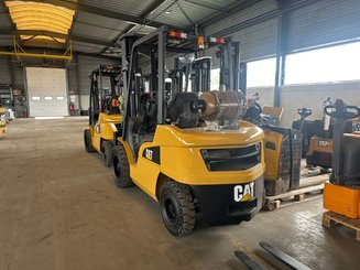 4-Rad Gabelstapler Caterpillar GP30NTD
