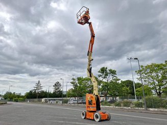 Gelenkarbeitsbühne JLG E300AJP - 23