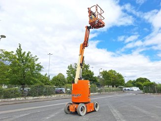 Gelenkarbeitsbühne JLG E300AJP