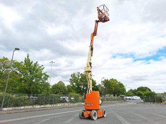 Gelenkarbeitsbühne JLG E300AJP - 21