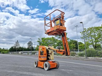 Gelenkarbeitsbühne JLG E300AJP - 11