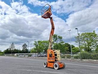 Gelenkarbeitsbühne JLG E300AJP