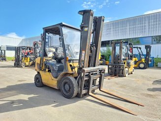 4-Rad Gabelstapler Caterpillar GP25NT