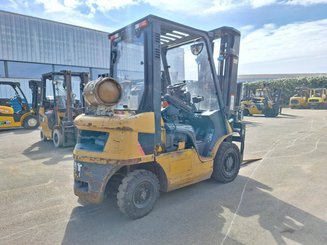 4-Rad Gabelstapler Caterpillar GP25NT