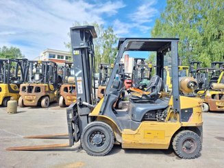 4-Rad Gabelstapler Caterpillar GP25NT