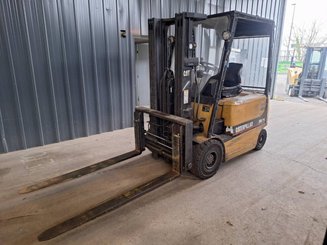 4-Rad Gabelstapler Caterpillar EP25K-PAC