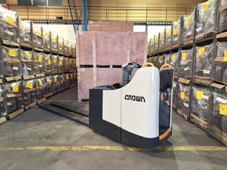 Niederhubwagen Fahrerstand Crown WT3040 - 7