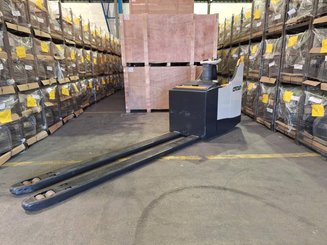 Niederhubwagen Fahrerstand Crown WT3040 - 11