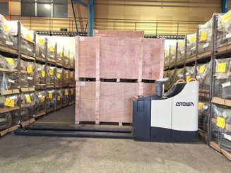 Niederhubwagen Fahrerstand Crown WT3040 - 8