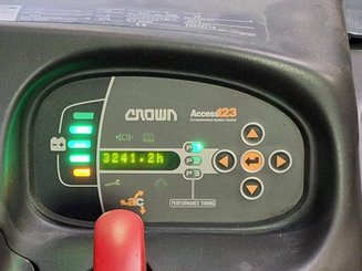 Niederhubwagen Fahrerstand Crown WT3040 - 14