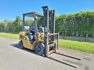 4-Rad Gabelstapler Caterpillar GP20NT