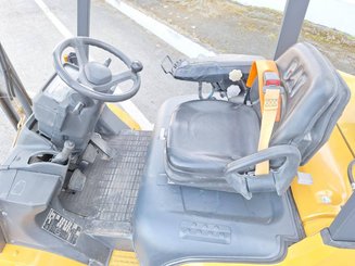 4-Rad Gabelstapler Caterpillar GP30NT