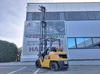 4-Rad Gabelstapler Caterpillar GP30NT