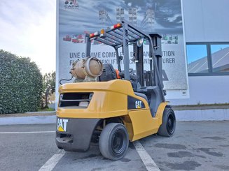 4-Rad Gabelstapler Caterpillar GP30NT