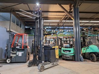 Schubmaststapler Caterpillar NR20NH