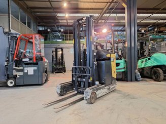 Schubmaststapler Caterpillar NR20NH