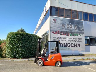 4-Rad Gabelstapler Hangcha AE18
