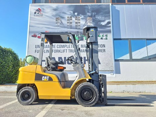 4-Rad Gabelstapler Caterpillar GP30NTD - 1
