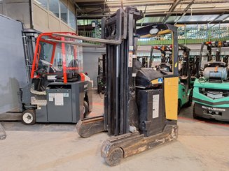 Schubmaststapler Caterpillar NR16N