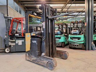 Schubmaststapler Caterpillar NR16N