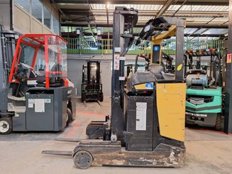 Schubmaststapler Caterpillar NR16N