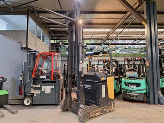 Schubmaststapler Caterpillar NR16N