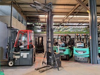 Hochhubwagen mit Deichsel Caterpillar NSP16N2 - 17