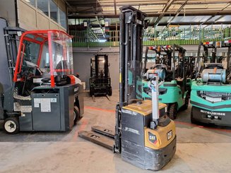 Hochhubwagen mit Deichsel Caterpillar NSP16N2 - 1