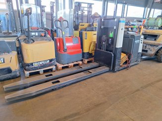 Niederhub-Kommissionierer Crown GPC3055-2.0