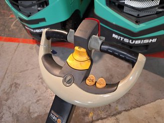 Hochhubwagen mit Deichsel Crown ESI4000-12