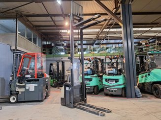 Hochhubwagen mit Deichsel Crown ESI4000-12