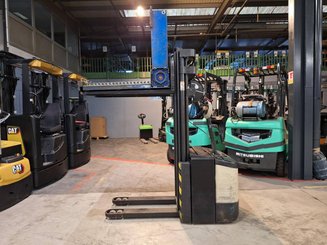 Hochhubwagen mit Deichsel Crown WE2300-16